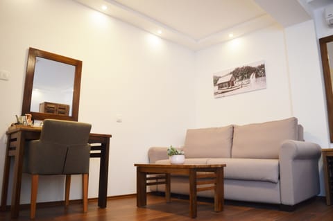 Comfort Double Room, 1 Bedroom, Annex Building | Memory foam beds, desk, laptop workspace, cribs/infant beds