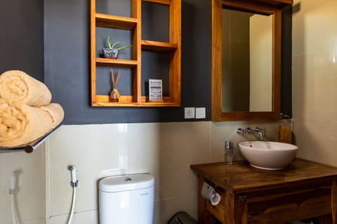 Sea View Triple | Bathroom | Shower, free toiletries, bidet, towels