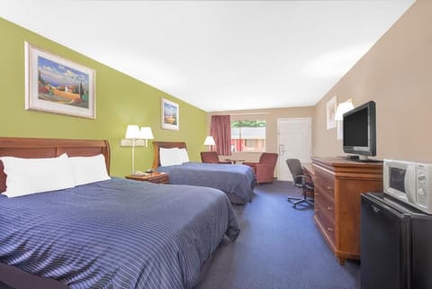 Room, 2 Double Beds, Non Smoking, Refrigerator & Microwave | 1 bedroom, Frette Italian sheets, in-room safe, desk