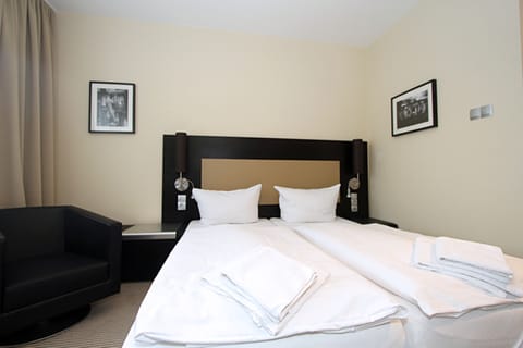 Double Room | Premium bedding, desk, free WiFi