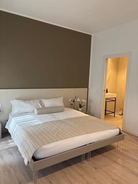 Deluxe Double Room, Balcony, City View | Desk, laptop workspace, blackout drapes, free WiFi