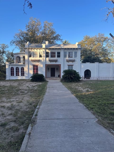 Welcome to the Palms of Del Rio!  The Mason-Foster home from 1889!