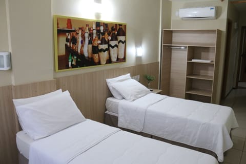 Superior Twin Room | Minibar, desk, soundproofing, free WiFi