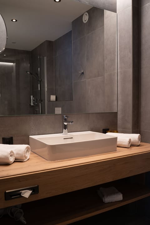 Panoramic Double Room | In-room safe, desk, soundproofing, travel crib