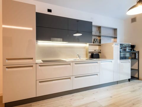 Shade, Resort, Garden, Eco Hotel, Outdoor Furniture, Lawn, Chair, Backyard, Landscaping, Hacienda