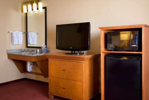 Suite, 2 Double Beds, Accessible, Bathtub | 1 bedroom, pillowtop beds, in-room safe, desk