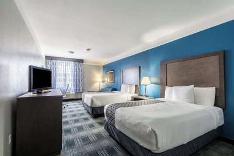 Exclusive Room, Multiple Beds, Non Smoking | Premium bedding, desk, iron/ironing board, free WiFi