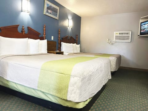 Suite, 2 Queen Beds | 1 bedroom, blackout drapes, free WiFi, bed sheets