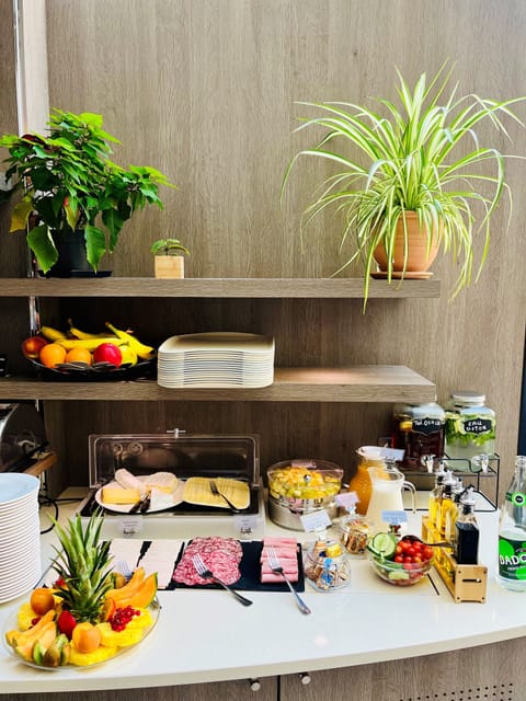 Daily buffet breakfast for a fee