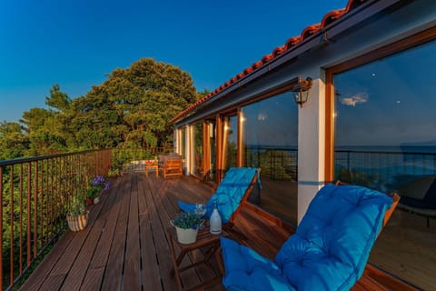 House | Terrace/patio
