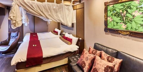 Junior Suite with Open-Air Bath | Down comforters, desk, free WiFi, bed sheets