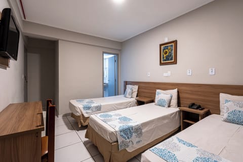 Triple Room | Free WiFi, bed sheets