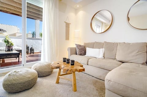 Apartment (3 Bedrooms) | Front of property