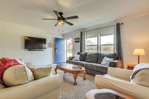 Eufaula Vacation Rental | 3BR | 2BA | 1,850 Sq Ft | 4 Steps to Access
