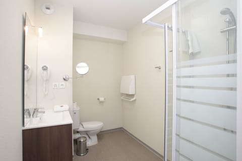 Shower, free toiletries, hair dryer, towels