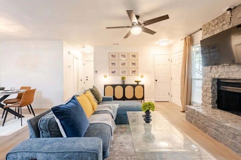 Home Decor, Indoors, Appliance, Ceiling Fan, Architecture