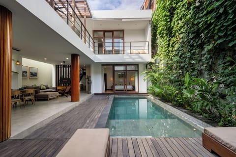Private pool