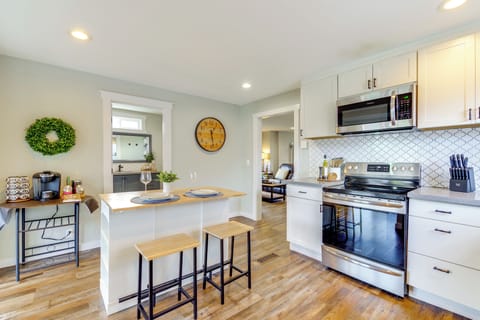 Kitchen | Cooking Basics | Keurig Coffee Maker | 1st Floor