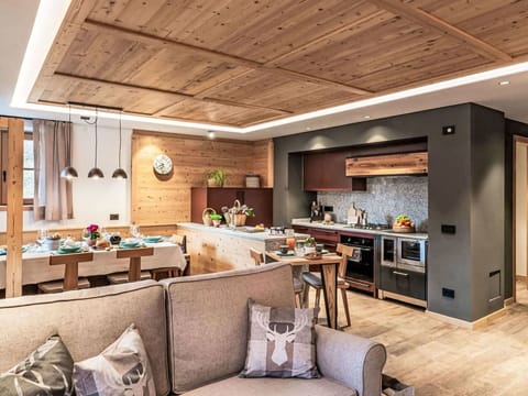 Furniture, Interior Design, Wood, Ceiling, Flooring, Table, Chair, Kitchen & Dining Room Table, Floor, Light Fixture