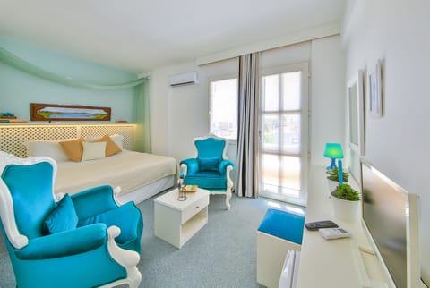 Superior Room, 1 Double or 2 Twin Beds | Premium bedding, free minibar items, in-room safe, desk