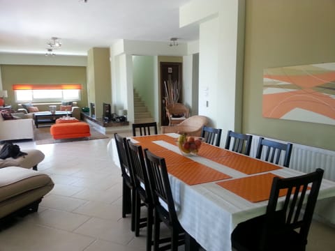 Luxury Villa, 5 Bedrooms, Private Pool, Sea Facing | In-room dining