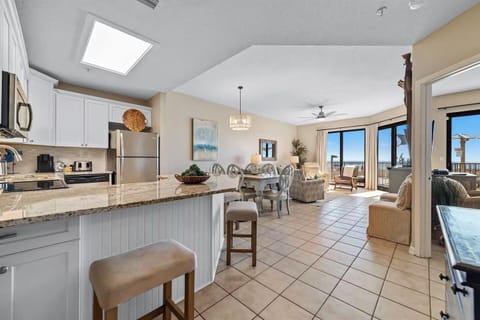 Condo, Multiple Beds (Phoenix 10 114) | Private kitchen