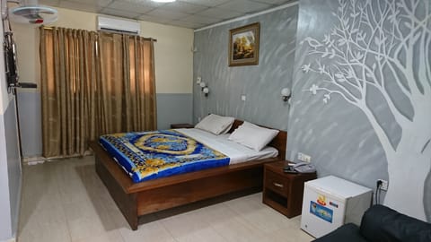 Deluxe Single Room, 1 Double Bed | Free WiFi, bed sheets
