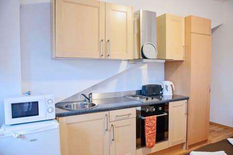 Economy Studio (for 2 people) | Private kitchenette | Fridge, microwave, oven, stovetop