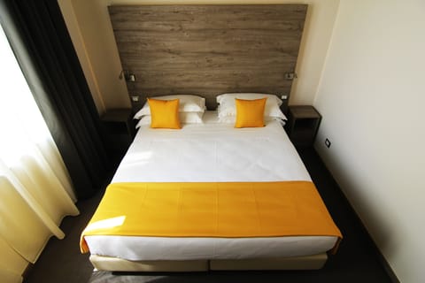 Standard Double Room | Premium bedding, minibar, in-room safe, desk