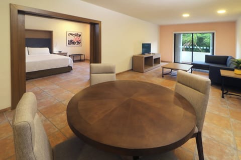 Suite, 1 Bedroom | In-room safe, desk, soundproofing, iron/ironing board