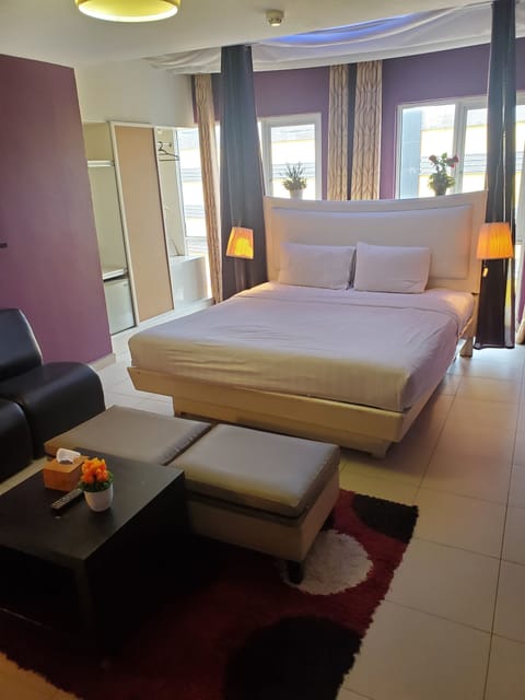 Penthouse Deluxe | In-room safe, desk, iron/ironing board, free WiFi