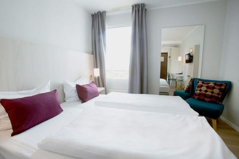 Standard Double Room | In-room safe, desk, soundproofing, iron/ironing board