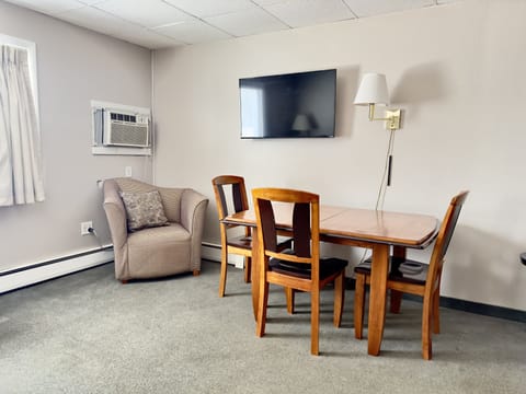 Suite | In-room dining