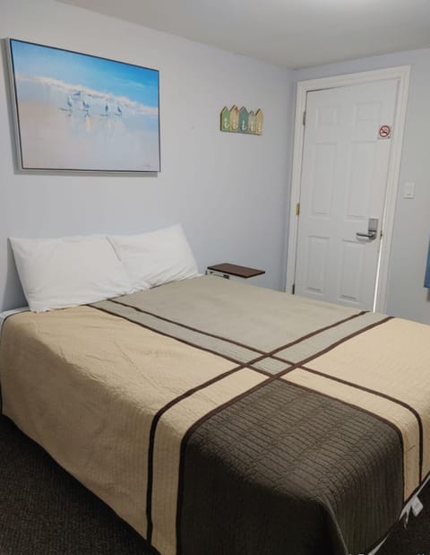 Double Room Single Use, 1 Double Bed | Individually decorated, blackout drapes, free WiFi, bed sheets