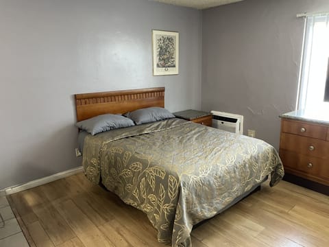 Basic Room, 2 Queen Beds, Smoking | Desk, blackout drapes, free WiFi, bed sheets