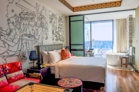 Standard Room, 1 King Bed, View (Heritage View) | Premium bedding, minibar, in-room safe, desk