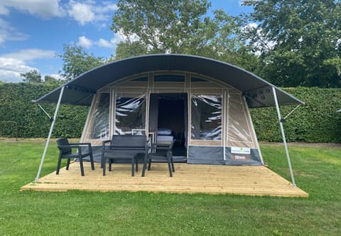 Vakantieverhuur Van Dijk - Lodge tent Eendje - front