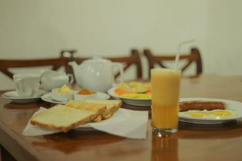 Daily continental breakfast (USD 5 per person)