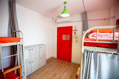 Shared Dormitory, Men only (6 Persons) | In-room safe, individually furnished, soundproofing, free WiFi