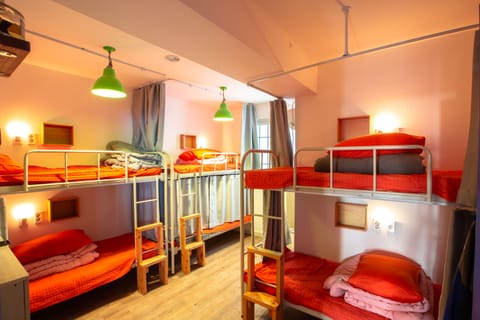 Shared Dormitory, Men only (6 Persons) | In-room safe, individually furnished, soundproofing, free WiFi