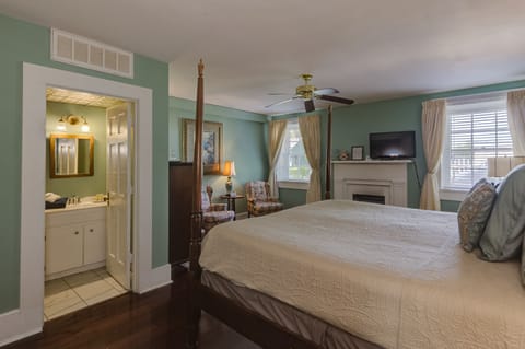Camellia Room | 1 bedroom, premium bedding, free minibar, individually decorated