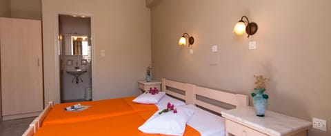 Standard Room | In-room safe, iron/ironing board, free cribs/infant beds, free WiFi