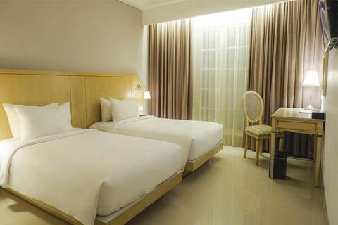Superior Twin Room, 2 Twin Beds | Premium bedding, desk, blackout drapes, free WiFi