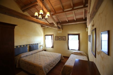 Free WiFi, bed sheets, wheelchair access