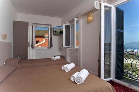 In-room safe, free WiFi, bed sheets