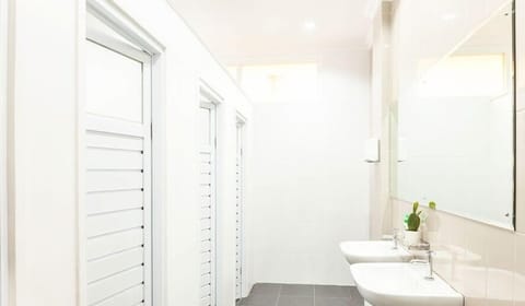 Basic Room, 1 Bedroom | Bathroom | Shower, hair dryer, towels