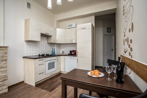 City Apartment, 2 Bedrooms, Kitchenette, City View | Private kitchenette | Full-size fridge, stovetop, coffee/tea maker, electric kettle