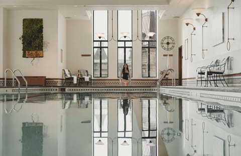 Indoor spa tub