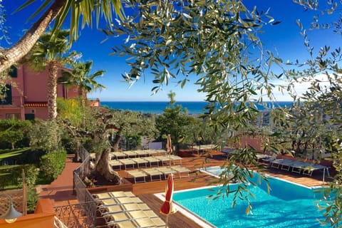 Holiday Home Swimming Pool