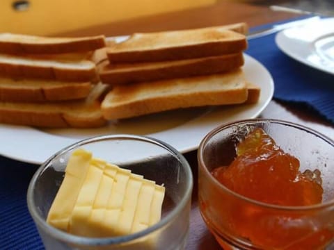 Daily continental breakfast (USD 3.00 per person)